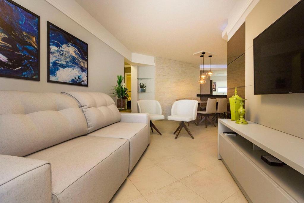 Vila Mallorca 213 - Apartamento a 180 metros da praia de Bombas - Roupa de cama & Toalhas de banho room 3